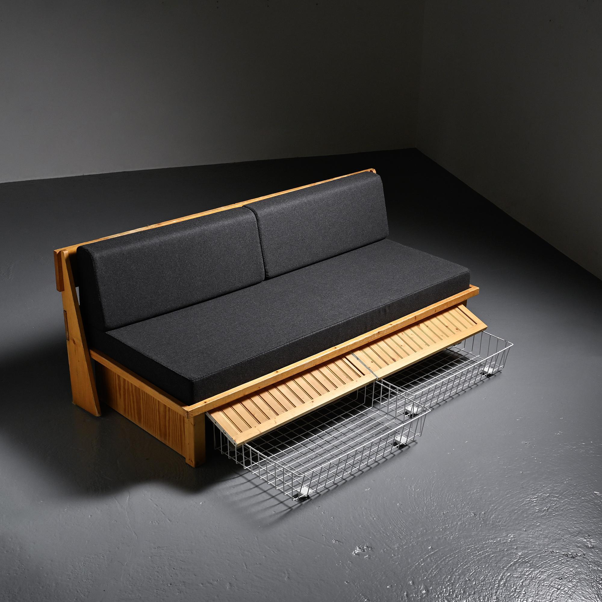 Banquette des Arcs avec dossier par Charlotte Perriand, circa 1973