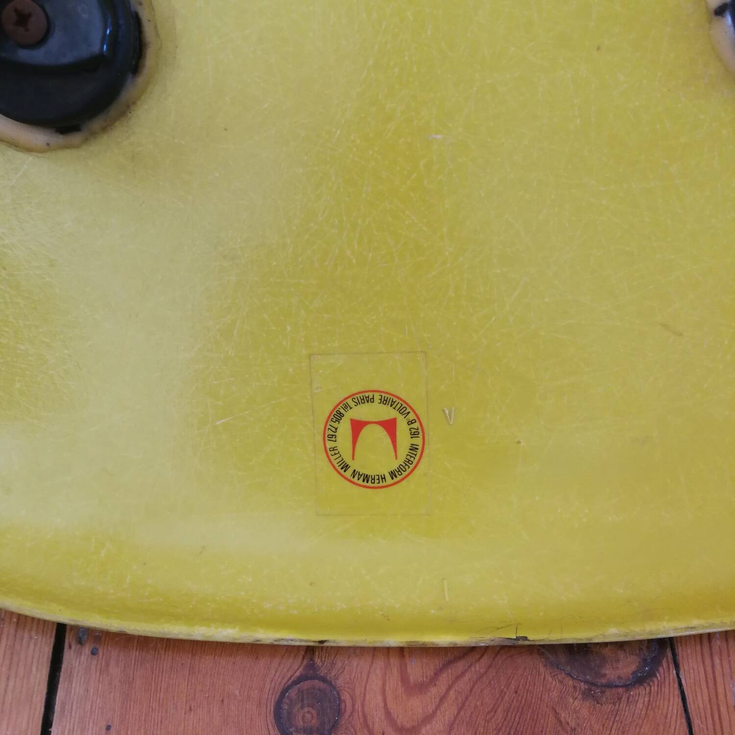 Set of 4 DSX chairs Herman Miller edition design Charles Eames fiberglass