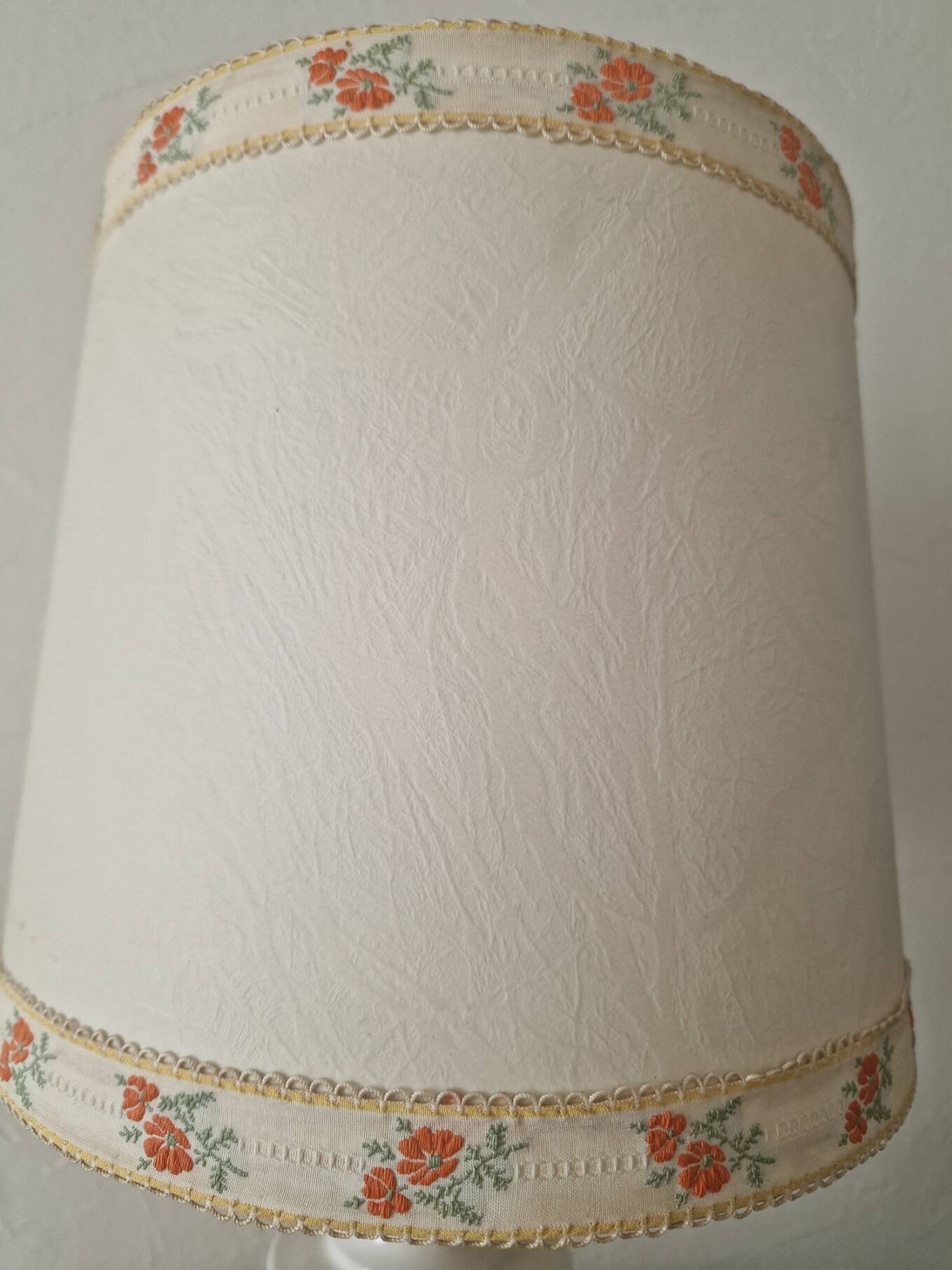 Lampe vintage en céramique orange fleurie