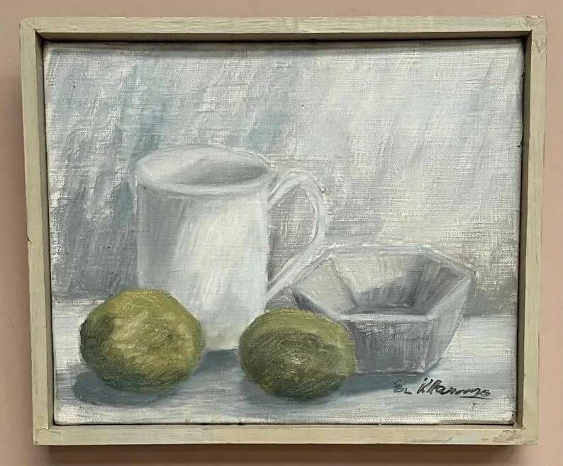 Original Swedish Oil on Canvas – “Jug, Bowl and Fruits” by Main Klarmo‑Kärred – Signed – 1961 – Vintage & Framed – 49×40.5 cm (19.3"×15.9")
