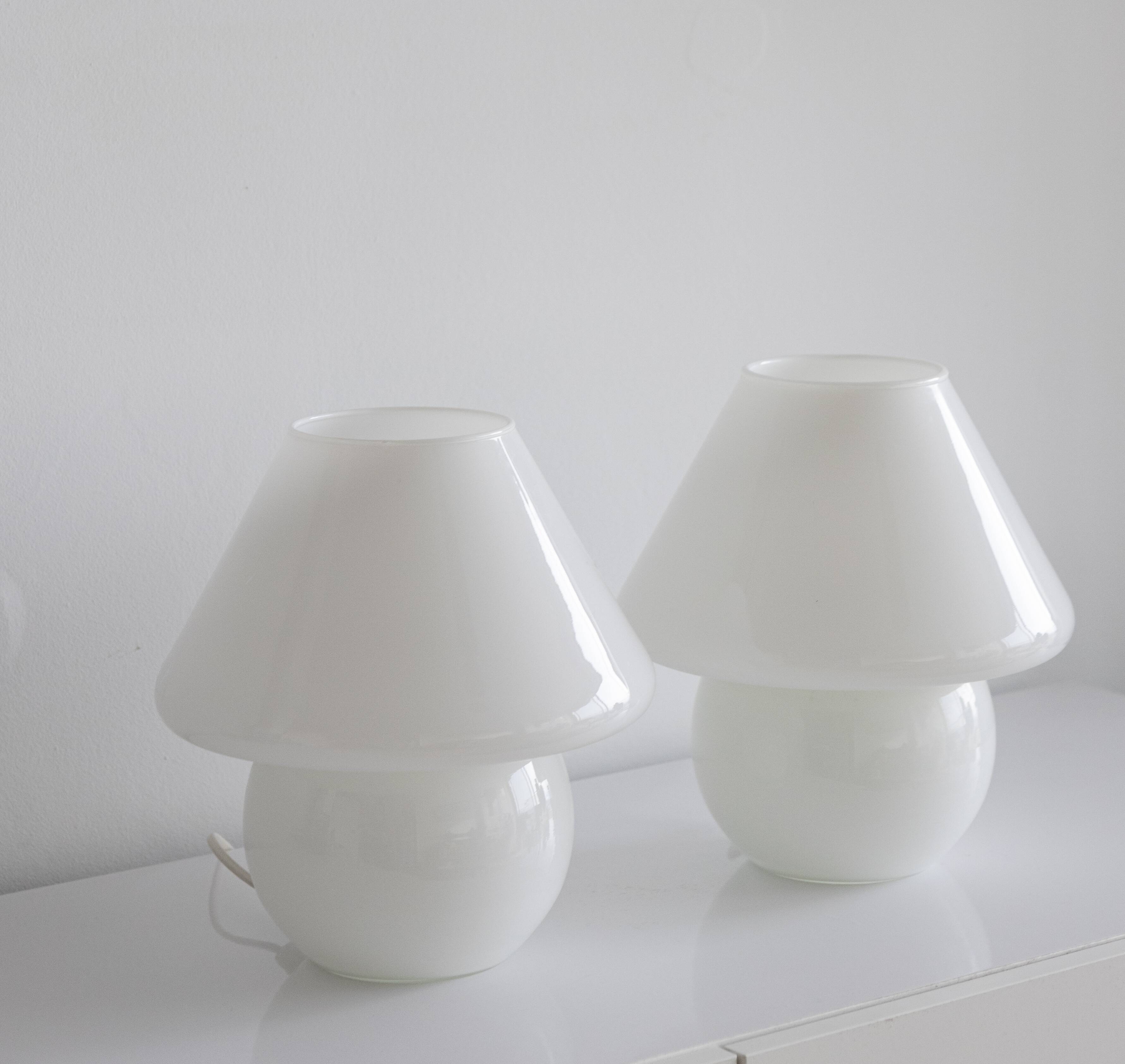 Paire de lampes vintage champignon en verre soufflé