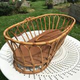 Rattan bassinet