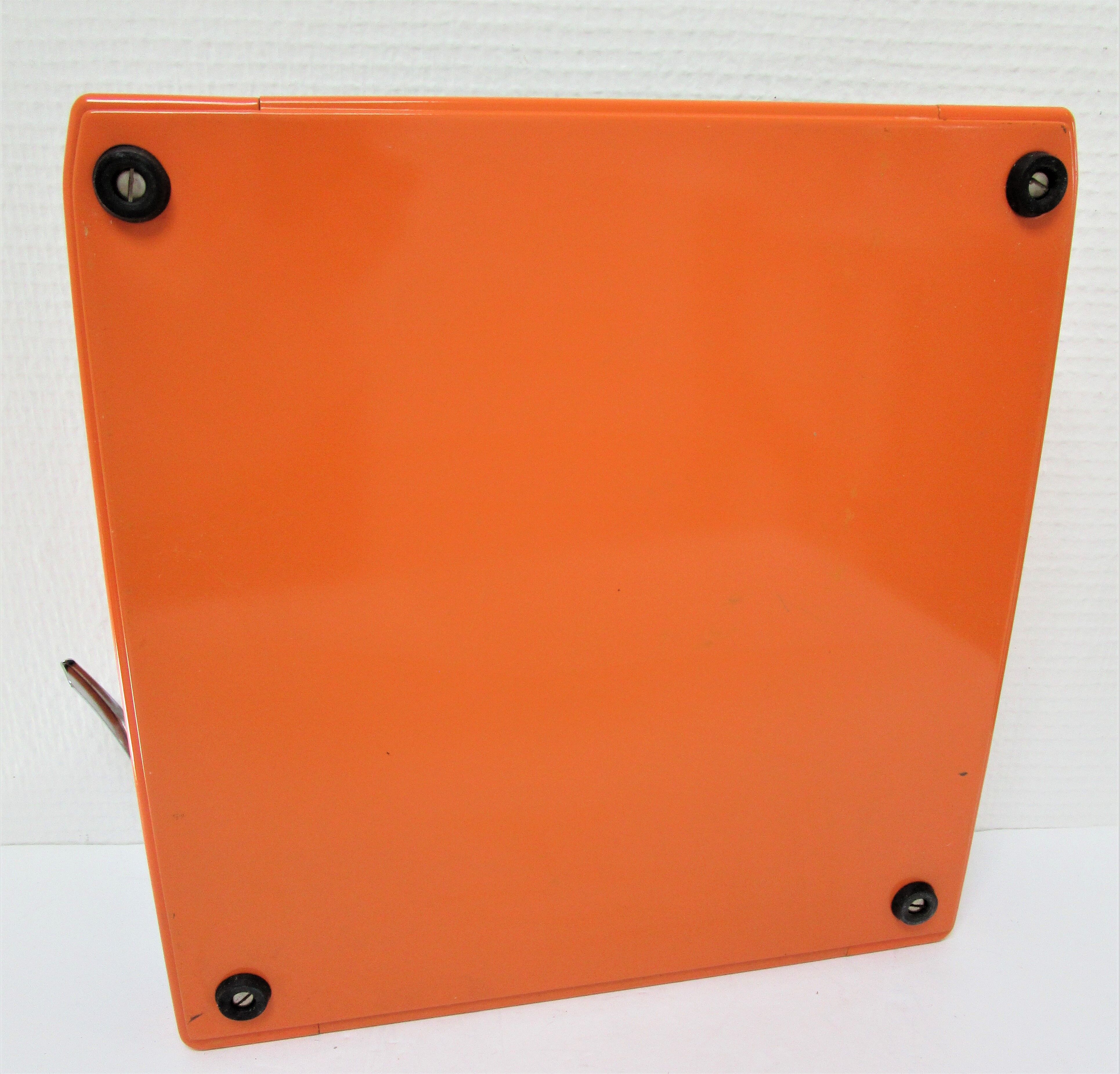 Silver Reed 200 orange metal typewriter made in Japan 70s