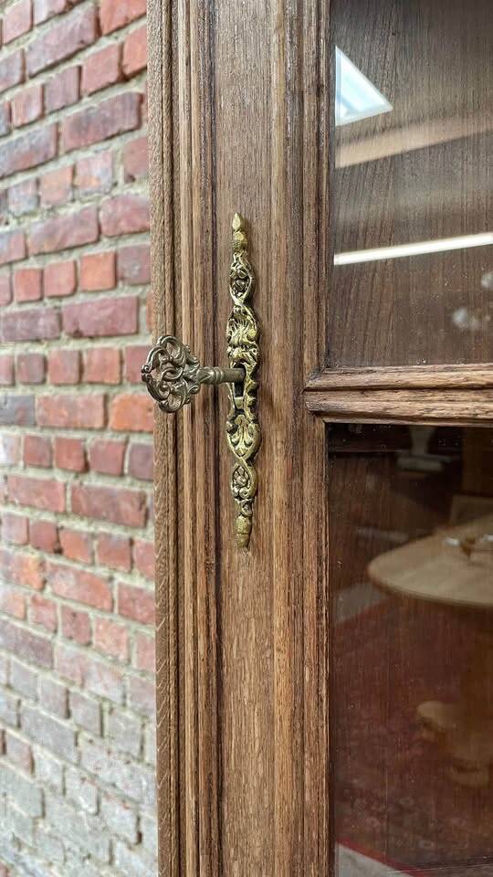 Bleached Oak Corner Display Cabinet – French 2-Piece Cabinet