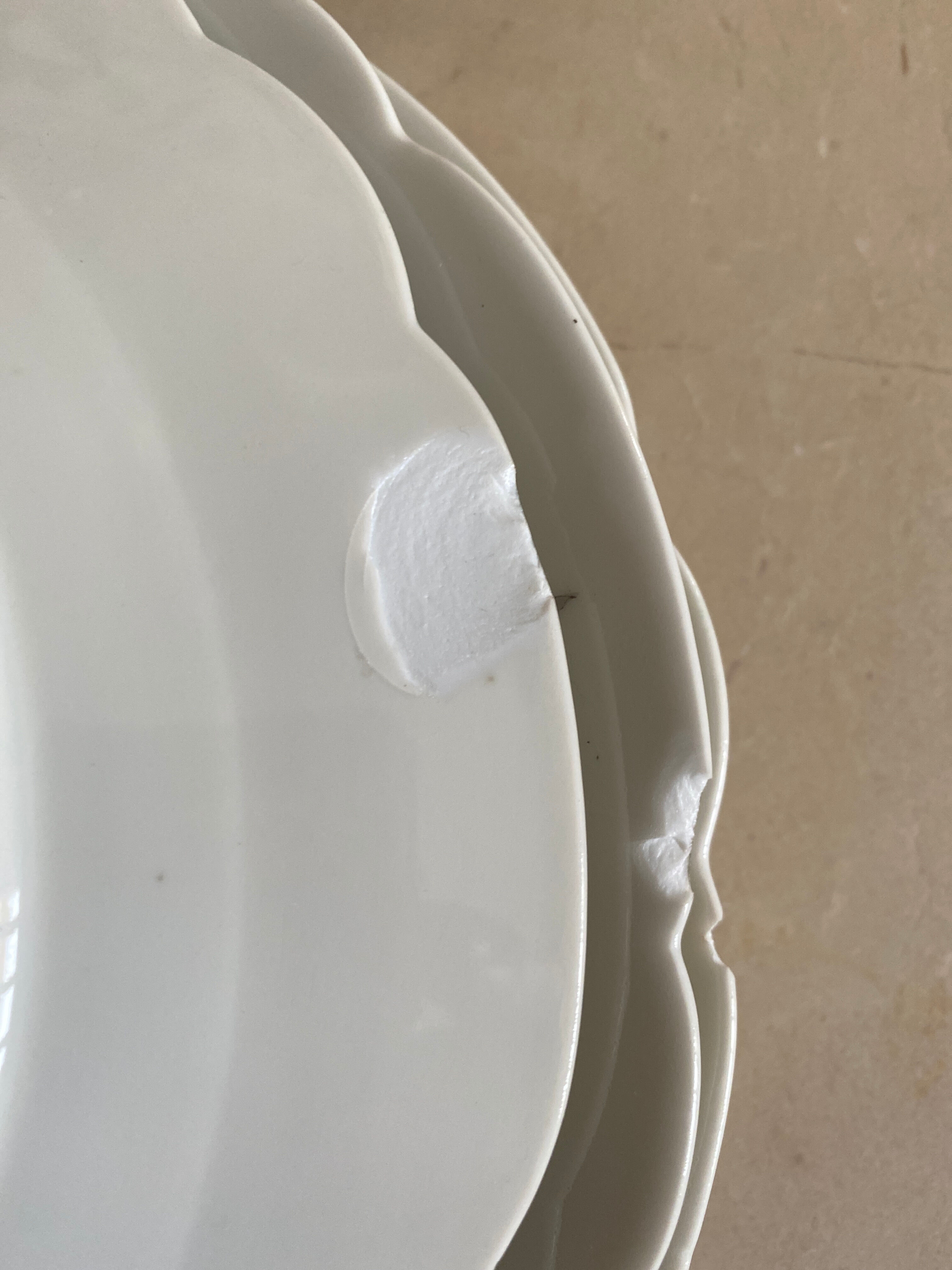 Porcelain crockery service