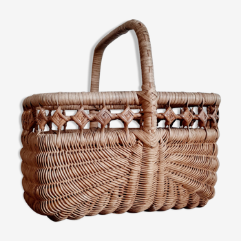 Panier en rotin ancien