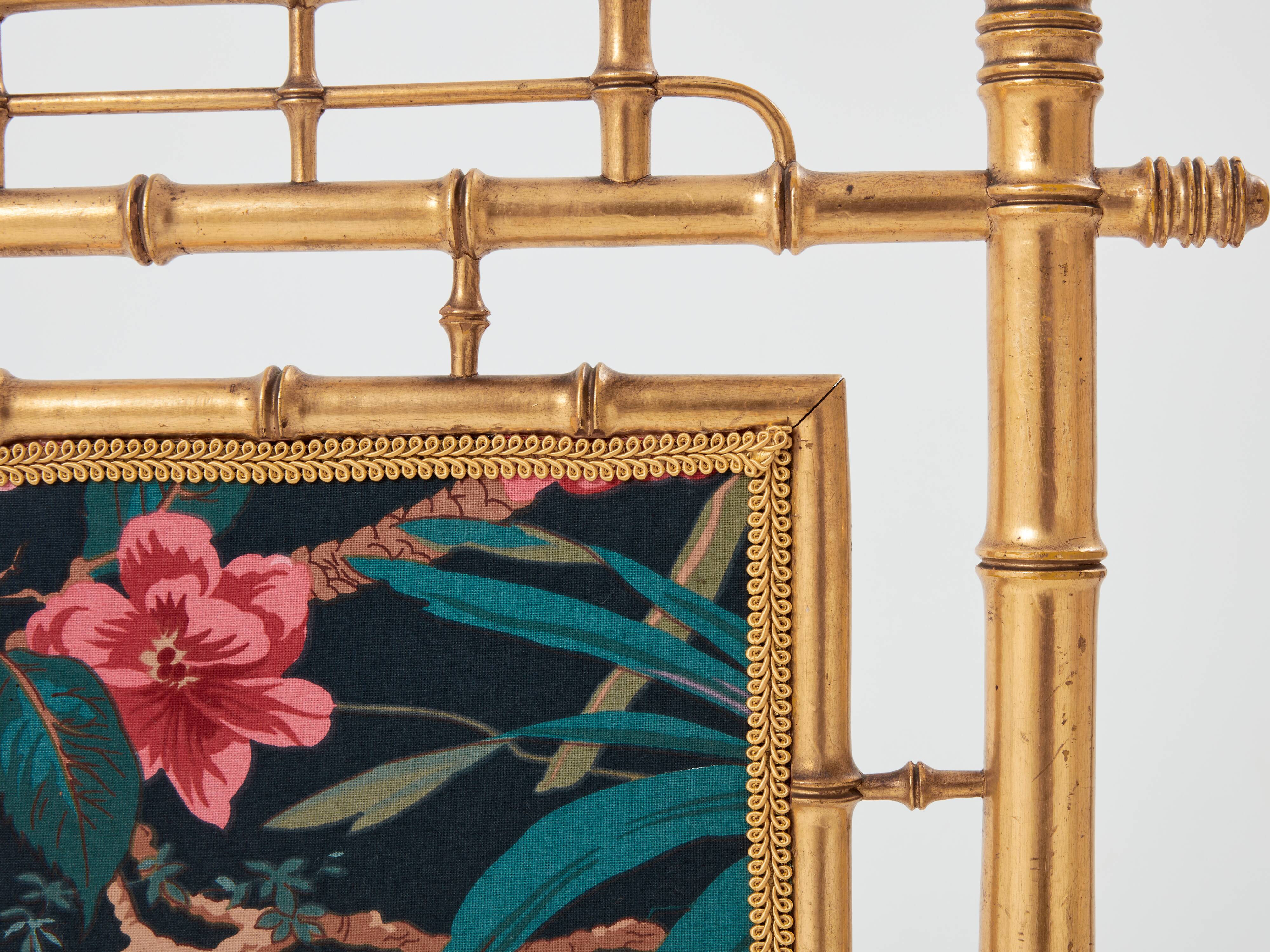 Decorative gilded wood fire screen faDecorative gilded wood fire screen bamboo and silk style 1960s