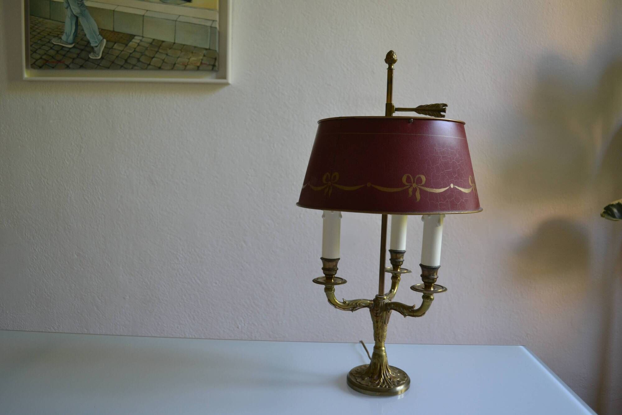 Lampe bouillotte 3 feux bronze et abat jour tôle bordeaux