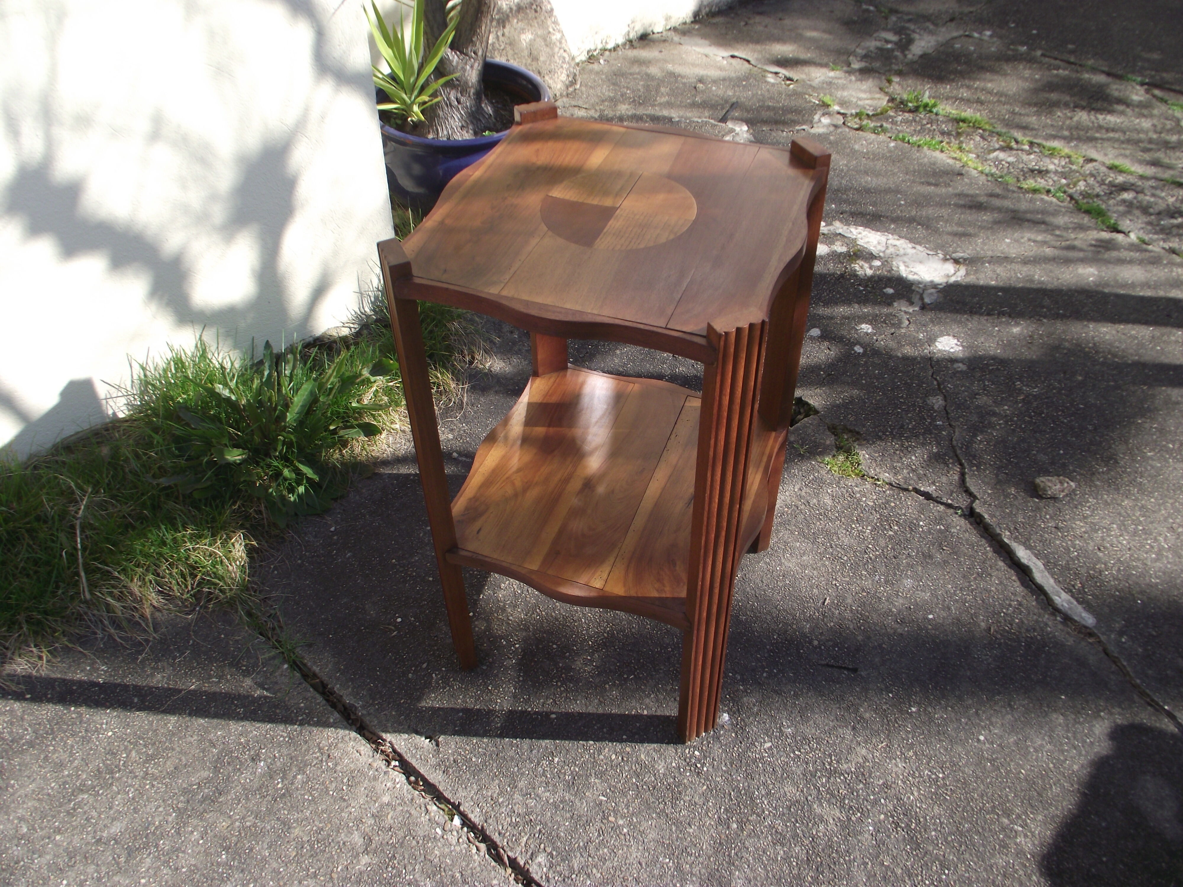 Gueridon Art Deco in fruit wood and mahogany