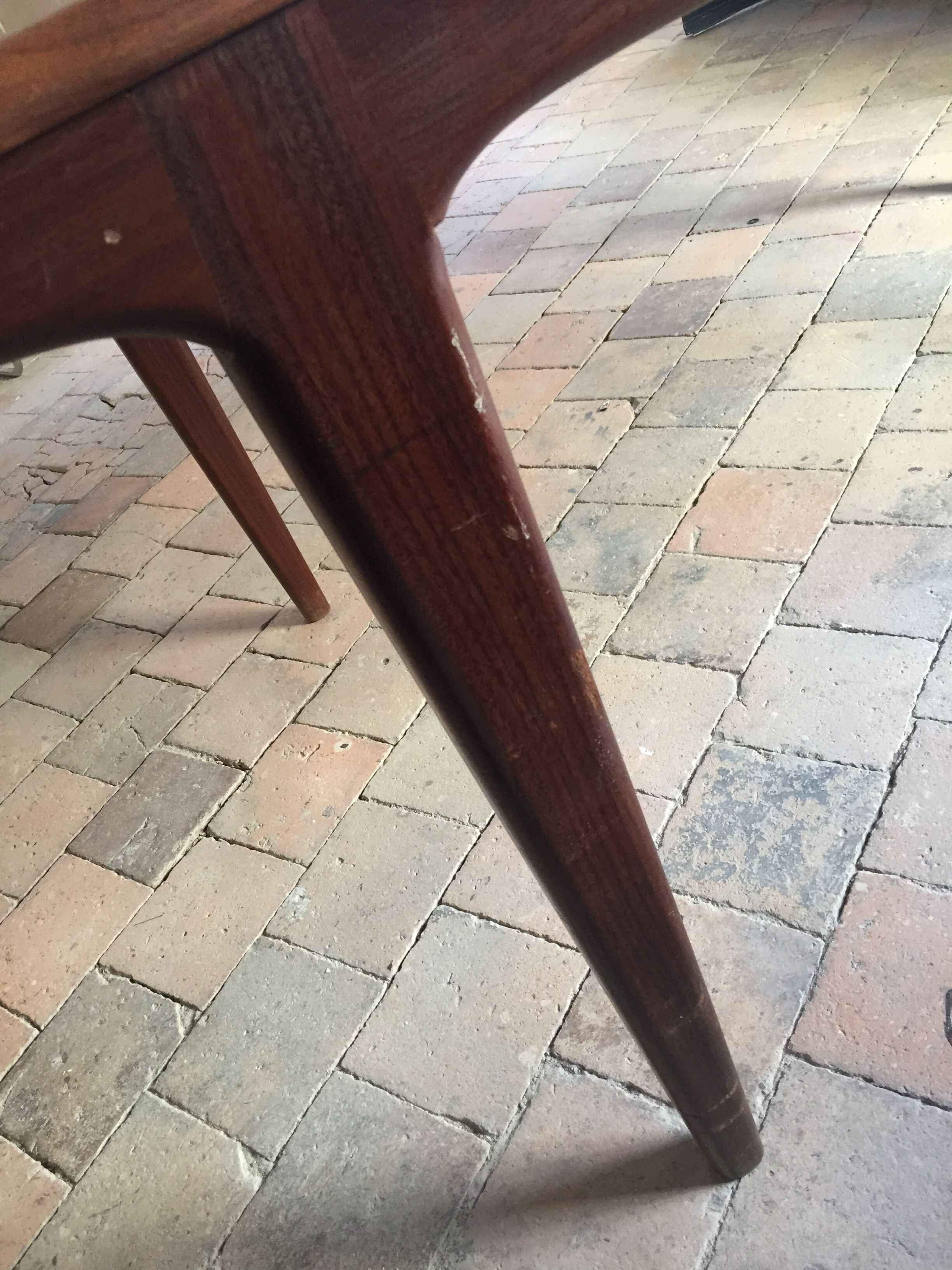 Table scandinave en teck
