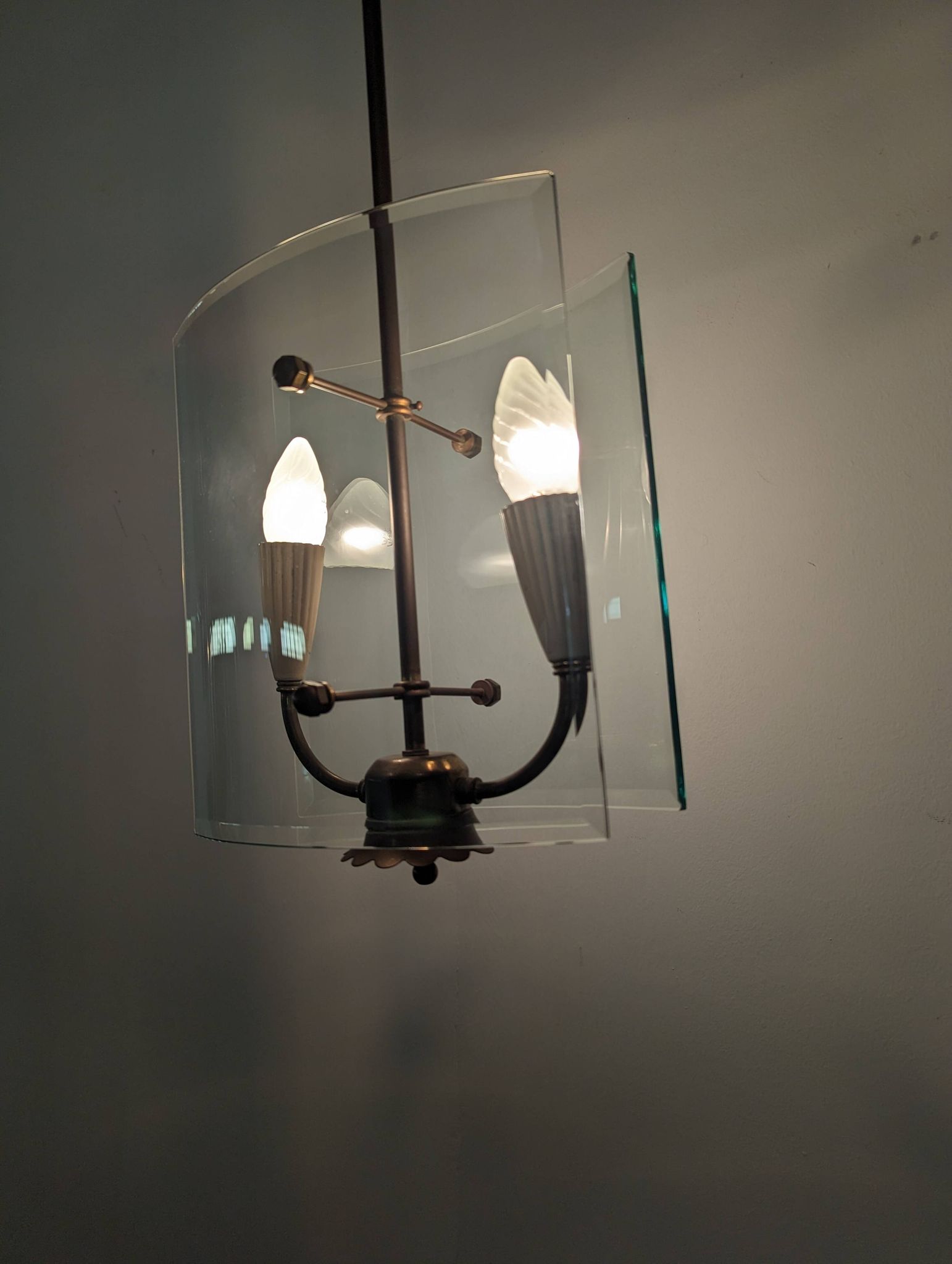 Pietro Chiesa for Fontana Arte Curved Glass and Brass Pendant Light 1940s