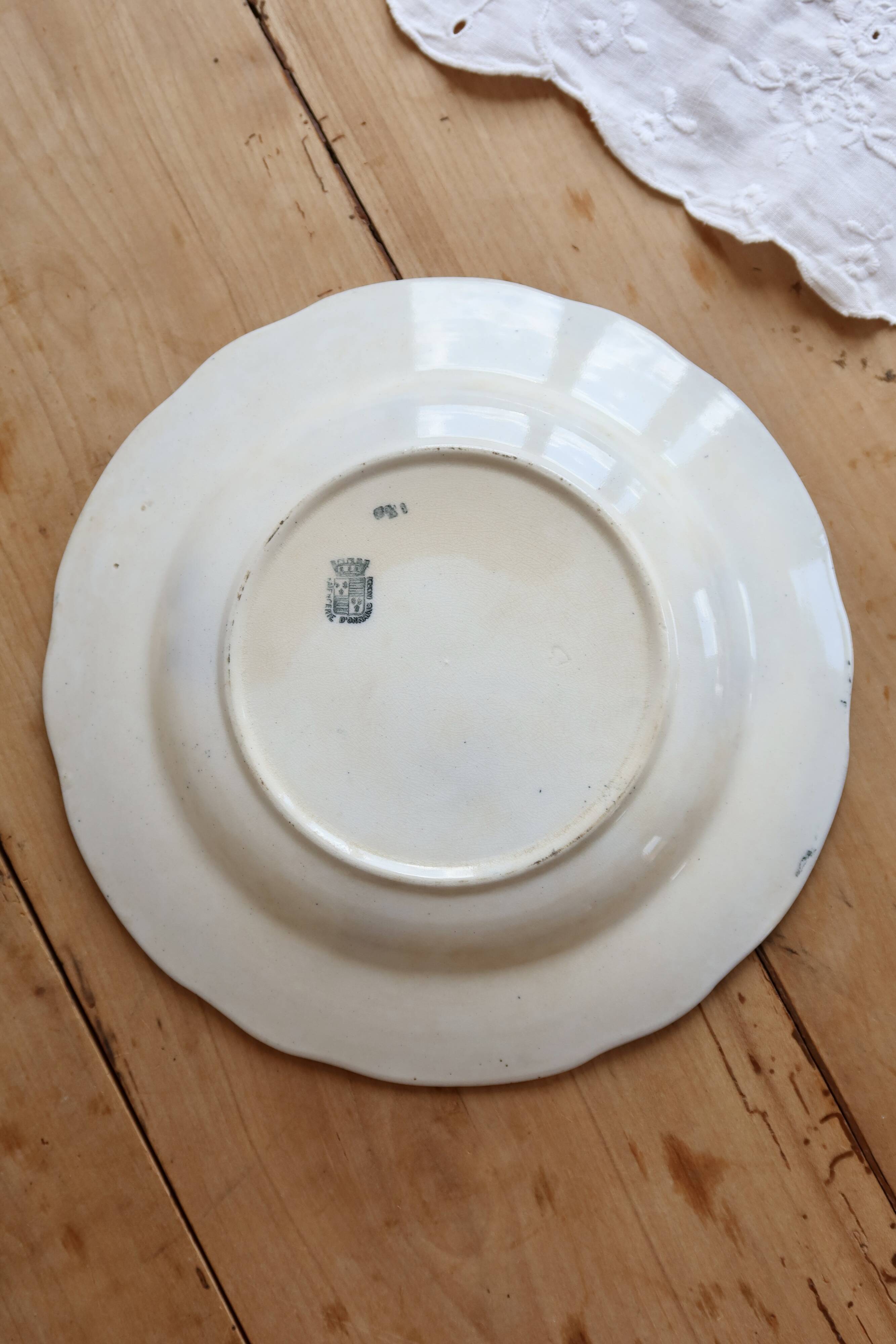 Assiette creuse terre de fer Onnaing - Décor végétal bleu