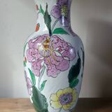 Hand-painted Chinese vase | Floral patterns