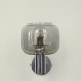 Paire d'appliques murales métal chromé et globe verre fumé, seventies