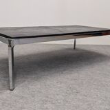 Table basse moderniste italienne en métal chromé et ardoise vers 1970