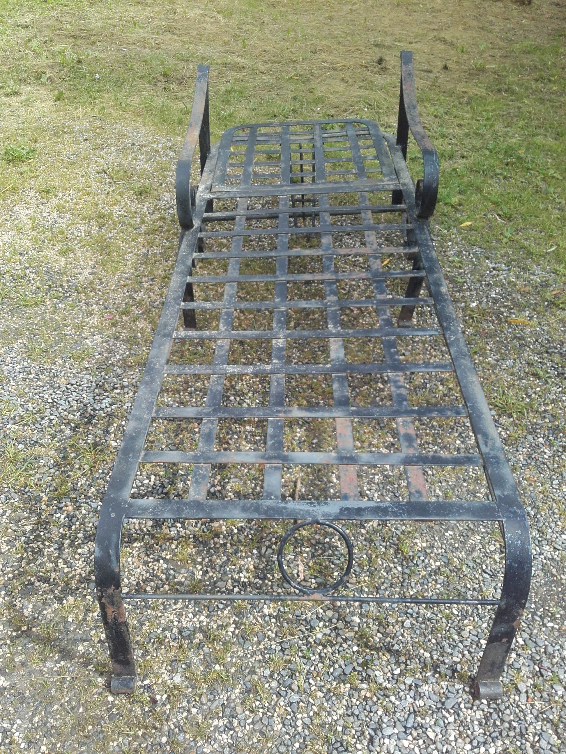 Bathroom in wring iron