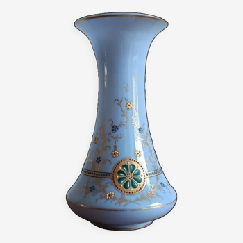 Vase en opaline couleur lavande