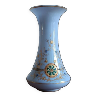 Lavender-colored opaline vase