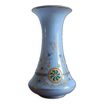 Vase en opaline couleur lavande