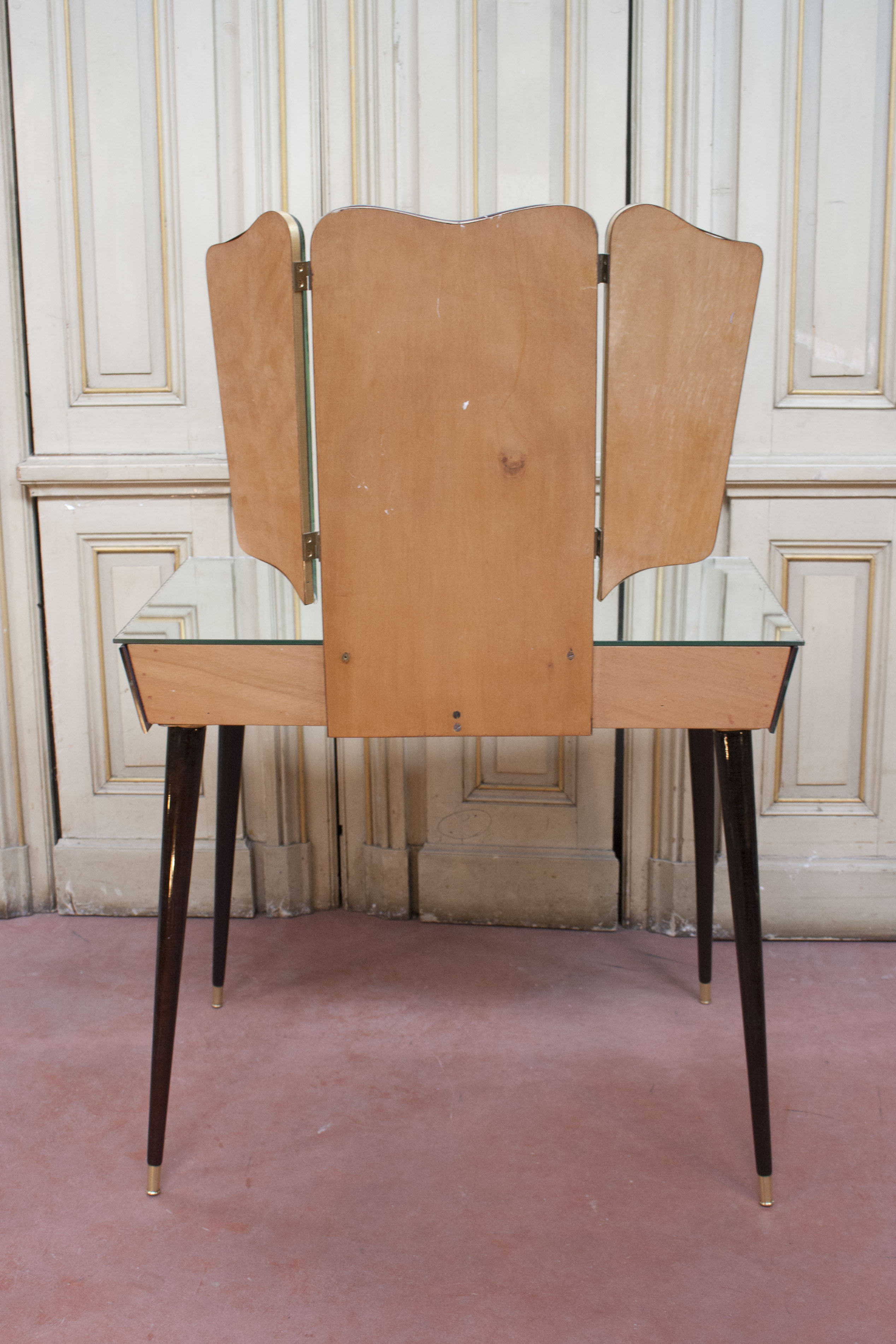 Venic dressing table