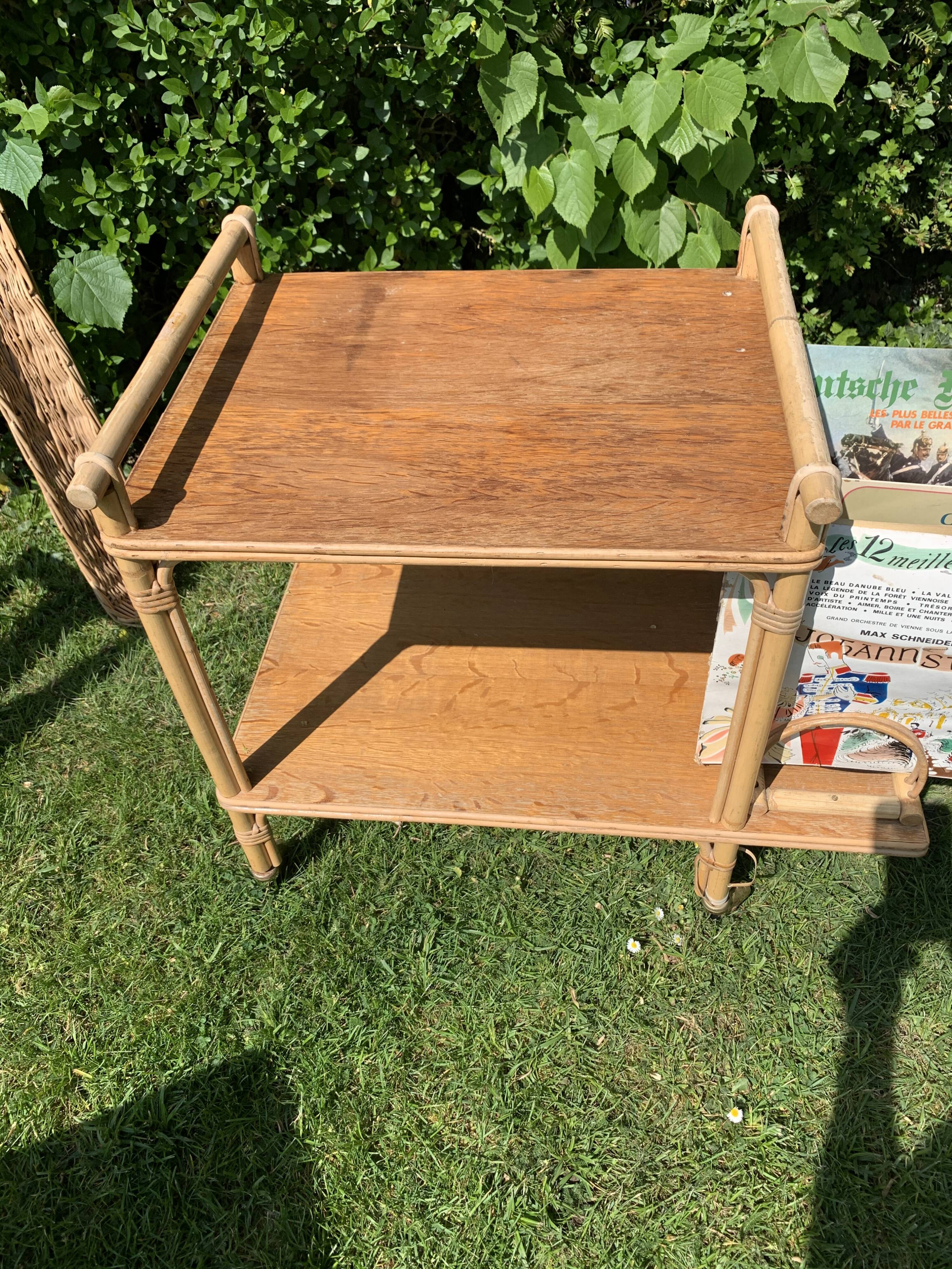 Rolling dessert in rattan