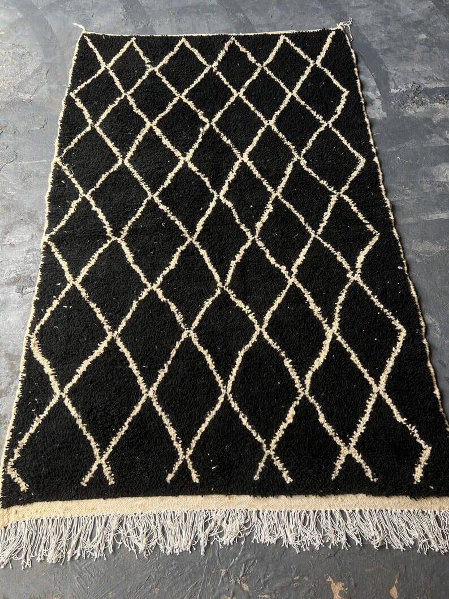 Tapis en laine fait main taille 150 x 250 cm