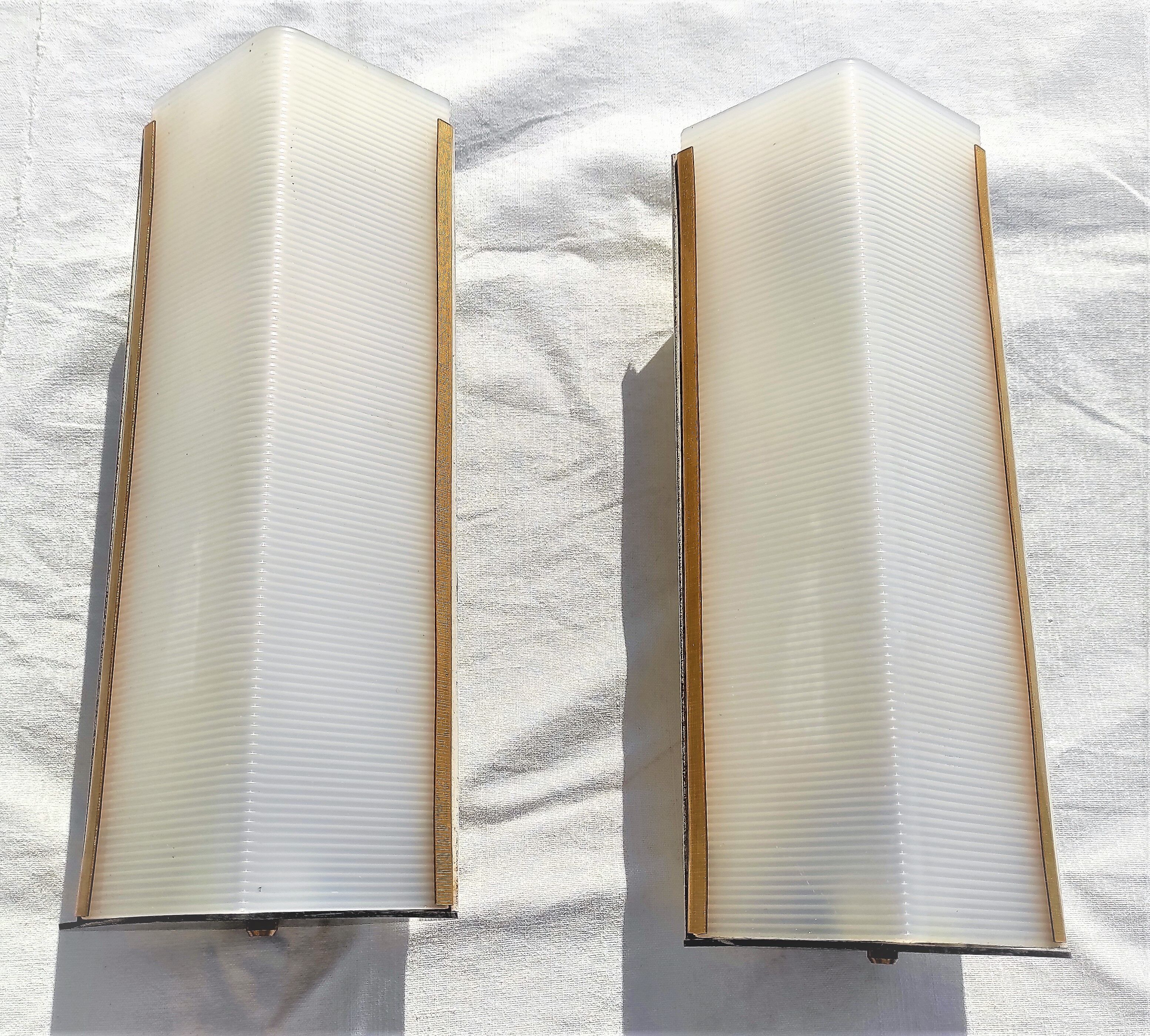 Perspex angle sconces and white lacquered metal with double lamp 1 pair