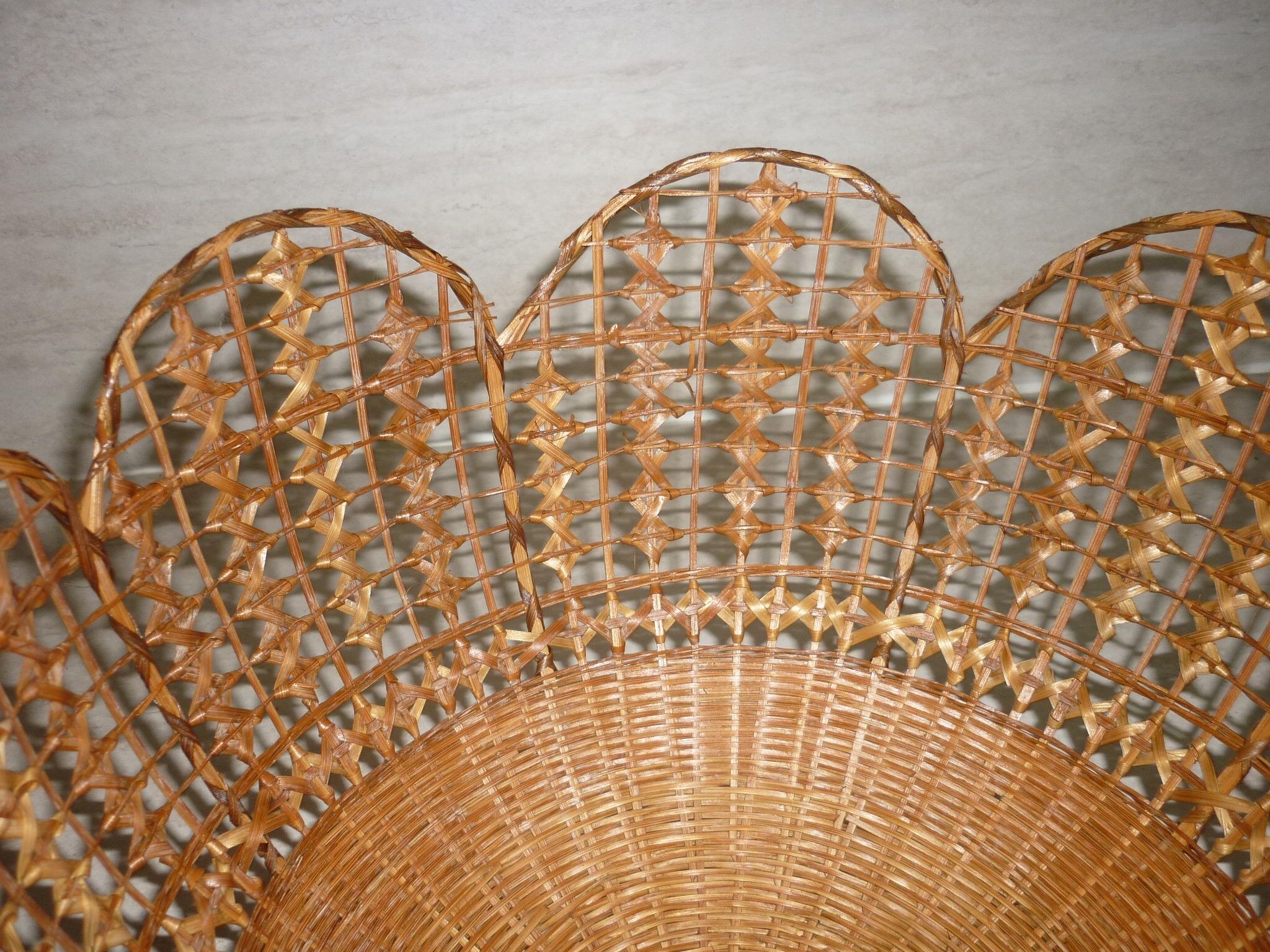 Braided wicker lampshade