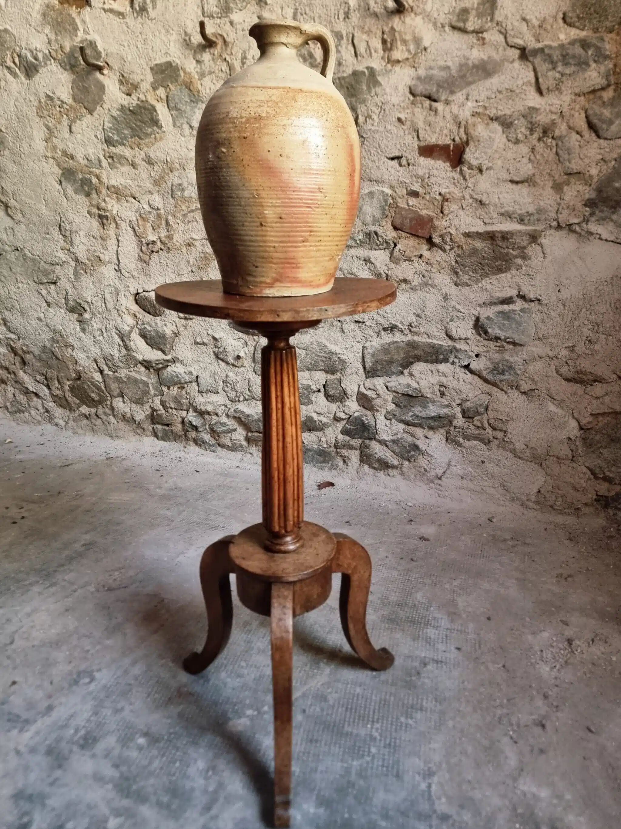 Louis XVI antique guéridon, round pedestal table, solid walnut, circa 1900.