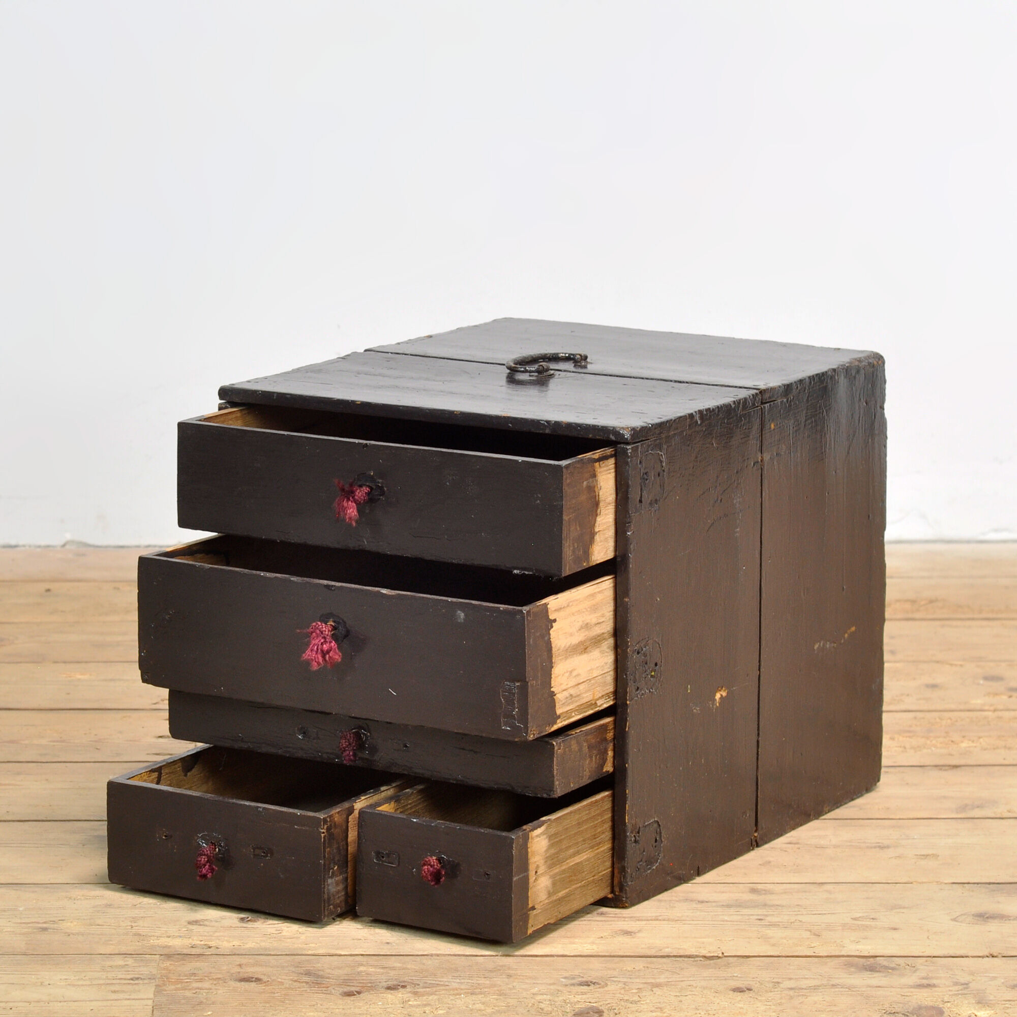 Small Japanese chest of drawers, circa 1900