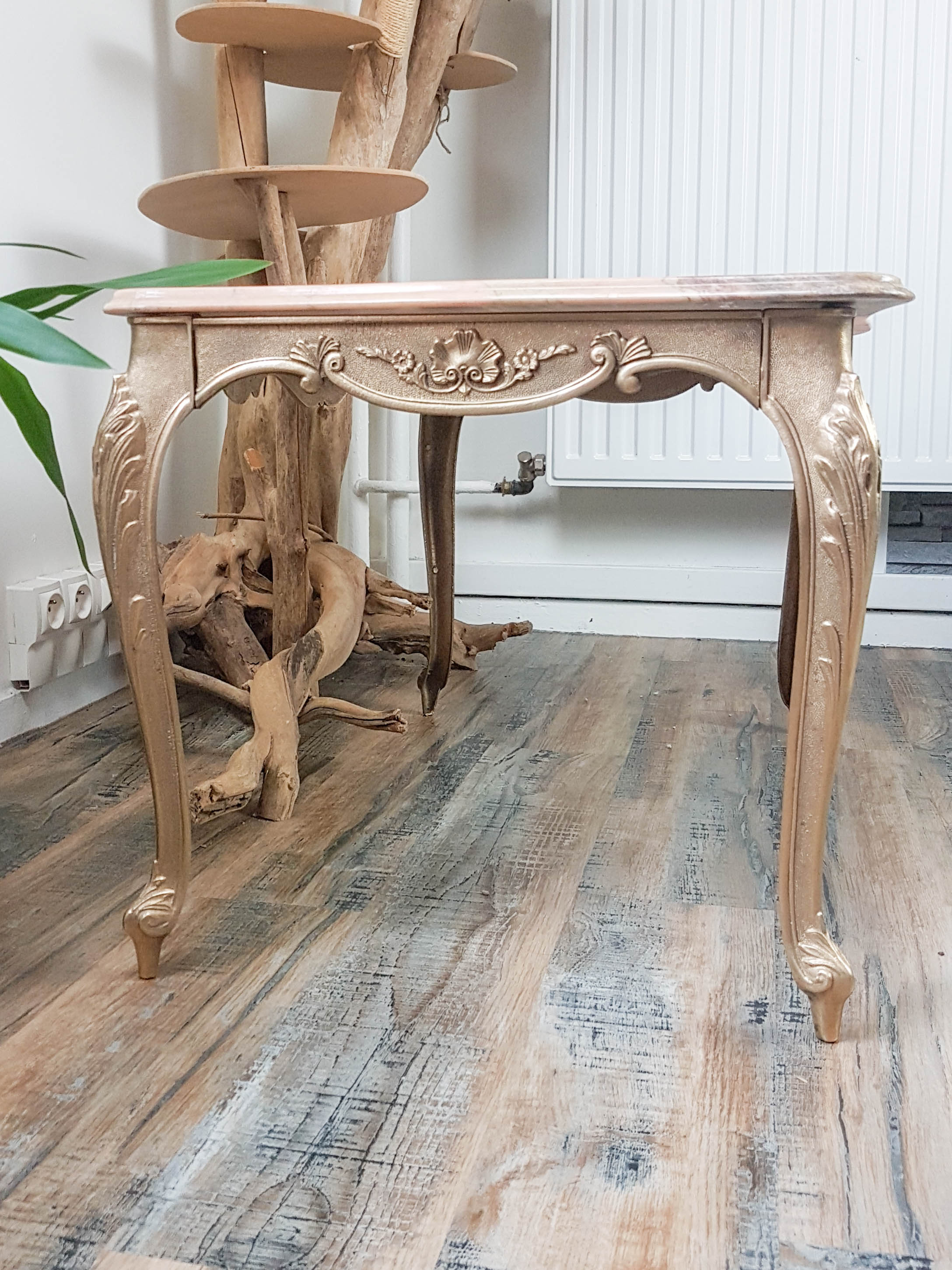 Louis XV coffee table in brass pink marble