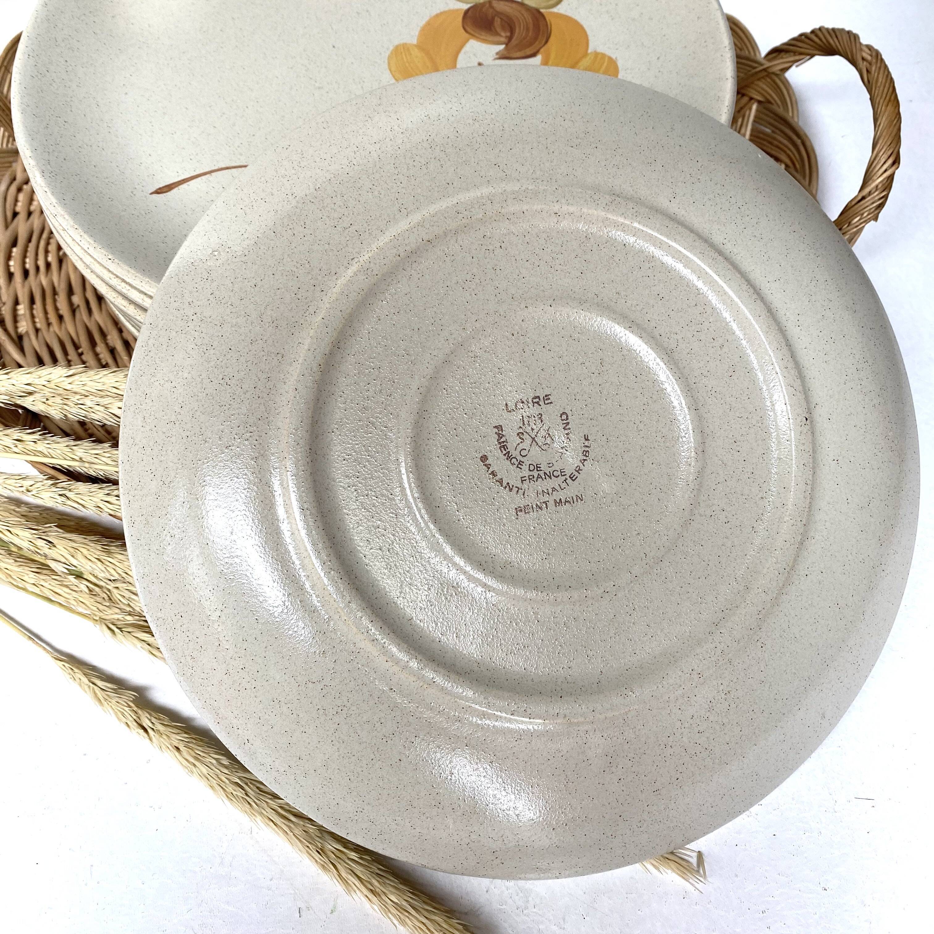 Flat plates in vintage sandstone Saint Amand