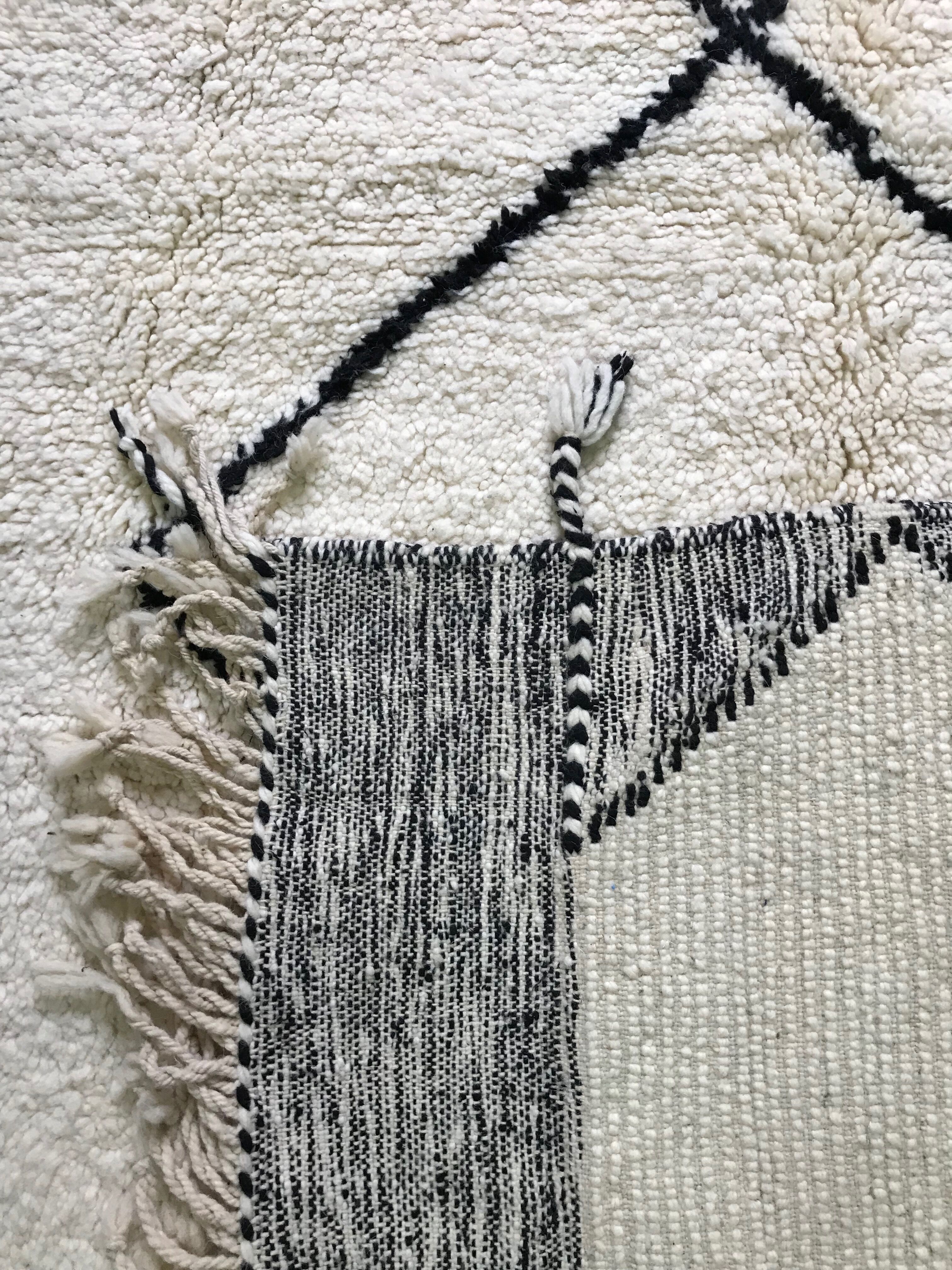 Beniouarain edge kilim rug 150x250cm