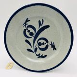 6 dessert plates, St. Clement. Hand-painted decoration.