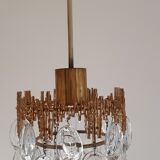 Lustre brutaliste en laiton avec pampilles en cristal