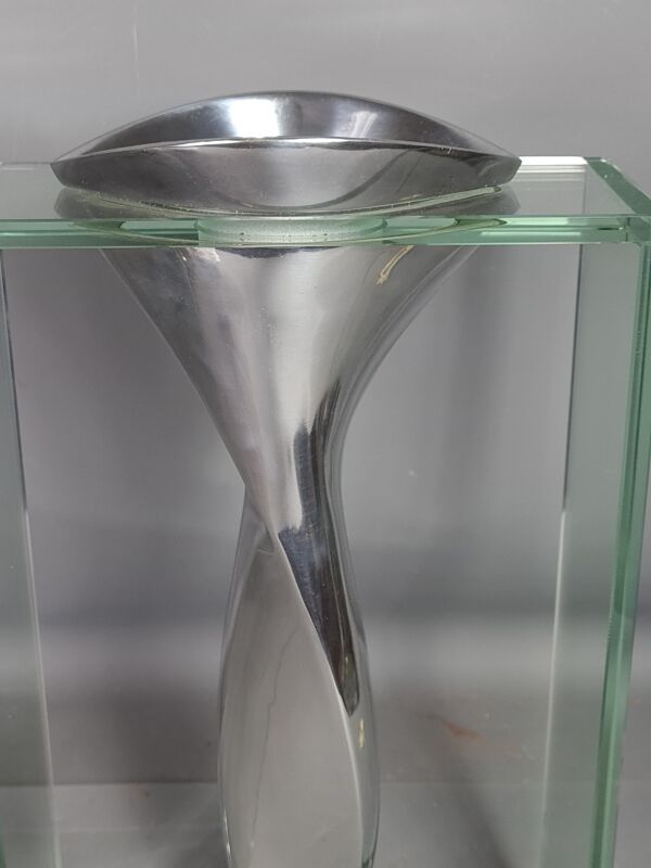 Vase fonte aluminium & verre sans défaut 34 cm De Lisa Mori