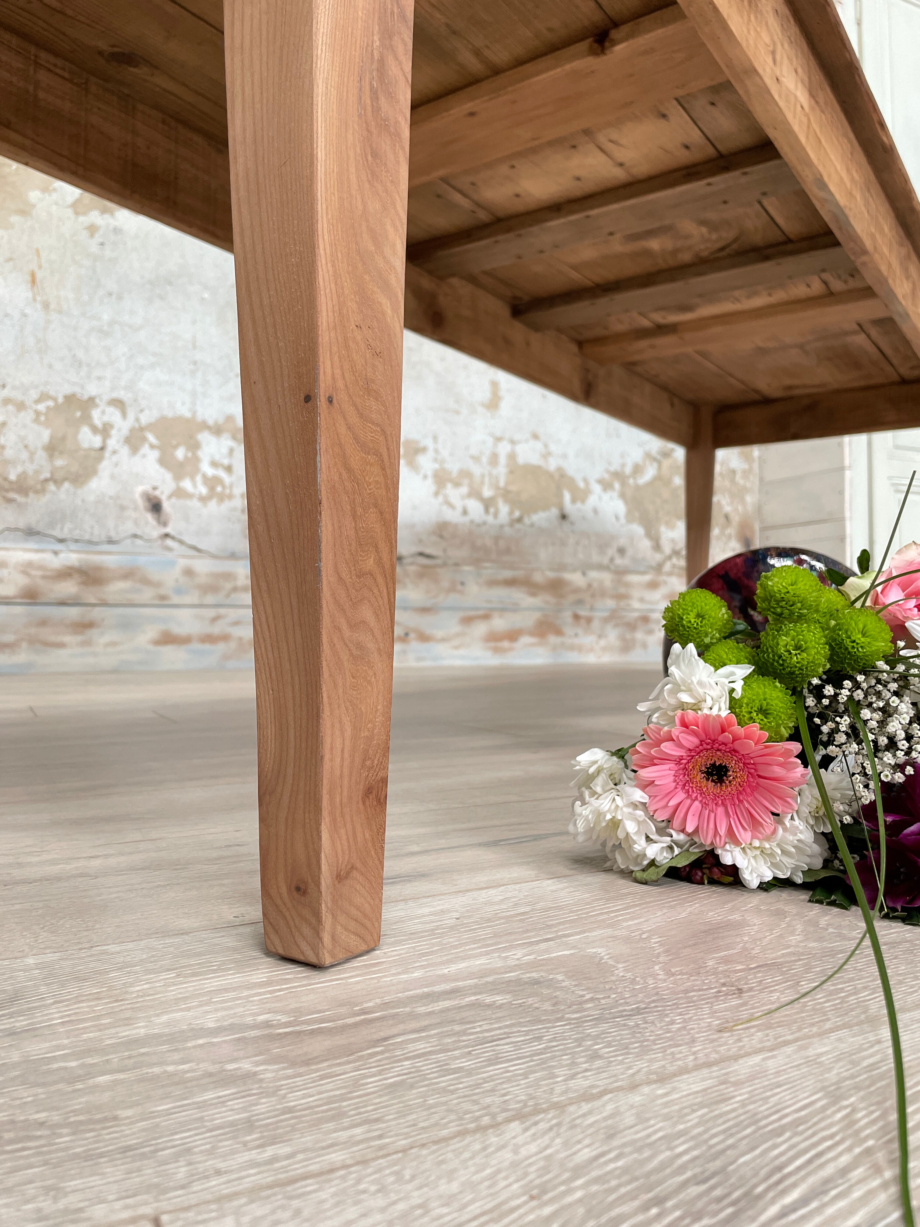 Table de ferme vintage en bois brut