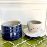 Water-bearing stoneware pot