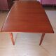 Table scandinave