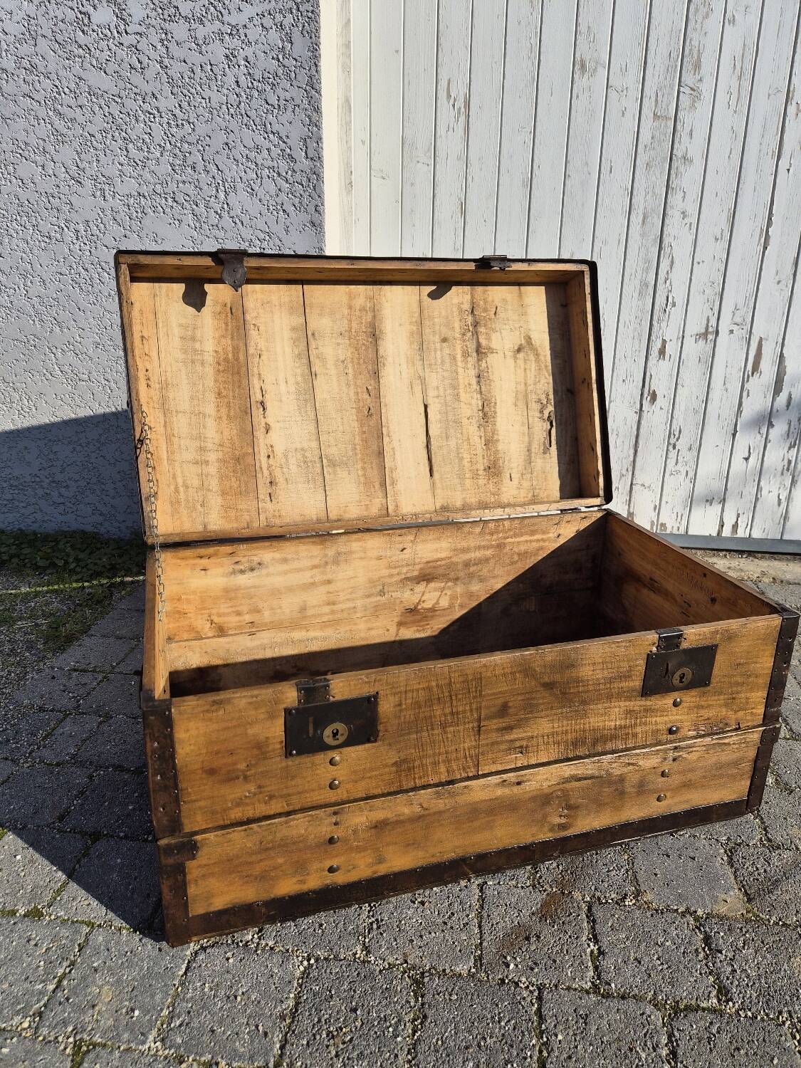 Old trunk coffee table bar