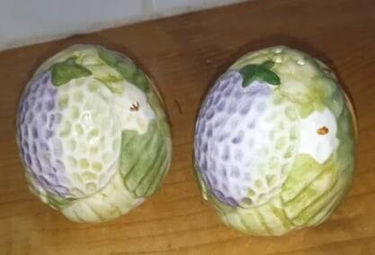 Salt and pepper shakers in earthenware – frugal pattern, 1950s