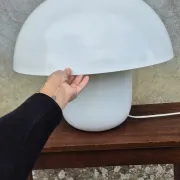 Lampe champignon blanche en métal style space age