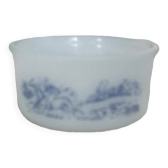 Arcopal ramekin