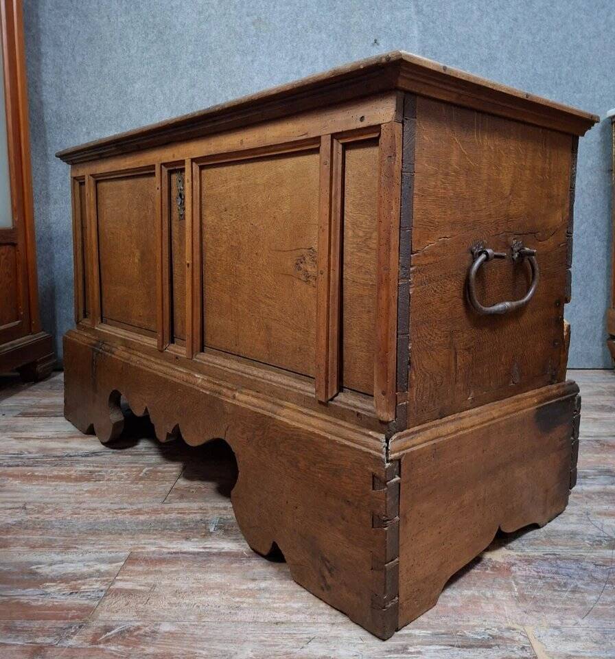 Oak chest with moulded panels – rustic work – 18th century