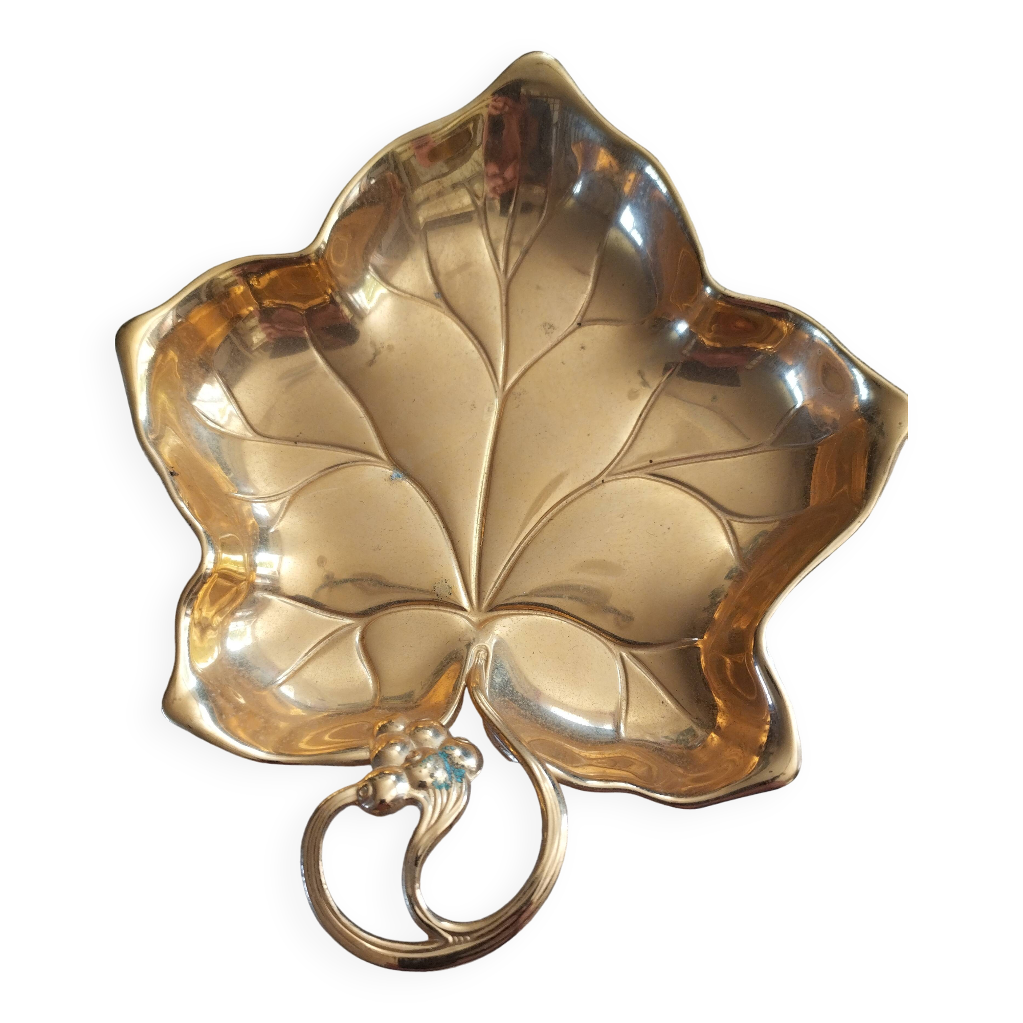 Art nouveau vine leaf cup in gilded metal manufacture wmf