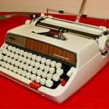 Brother deluxe 2100 typewriter