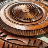 Table basse années 60 tripode bois ciselé