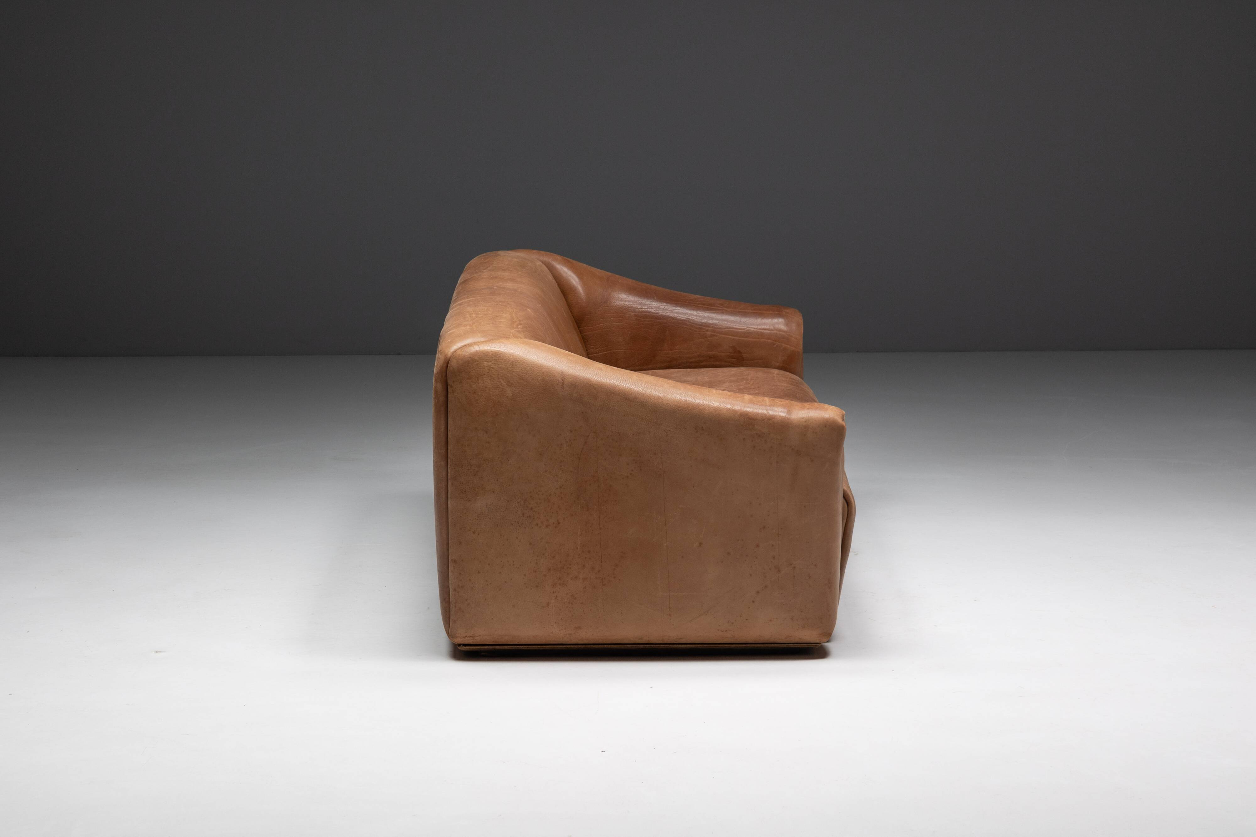 De Sede DS-47 bullhide leather sofa, Switzerland, 1970s