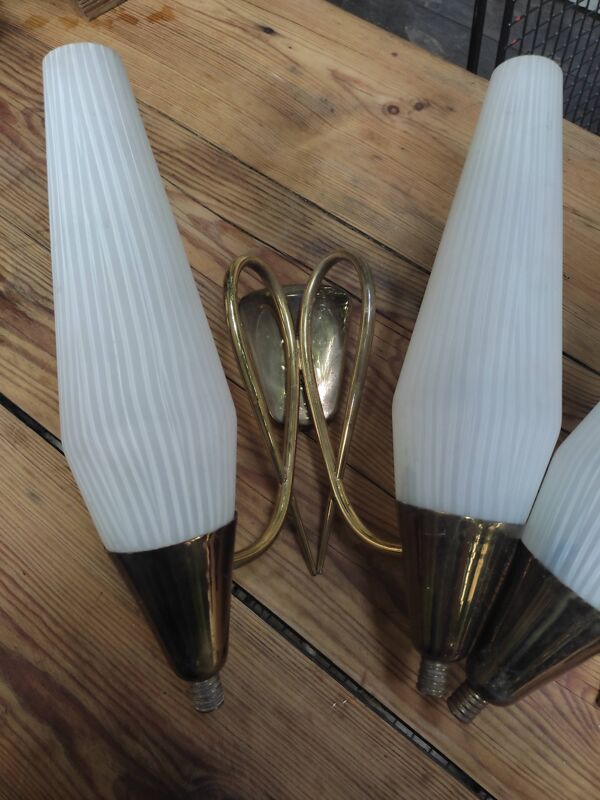 Duo d'appliques double en laiton et opalines