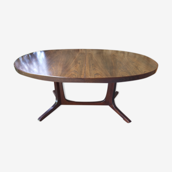 Baumann oval table